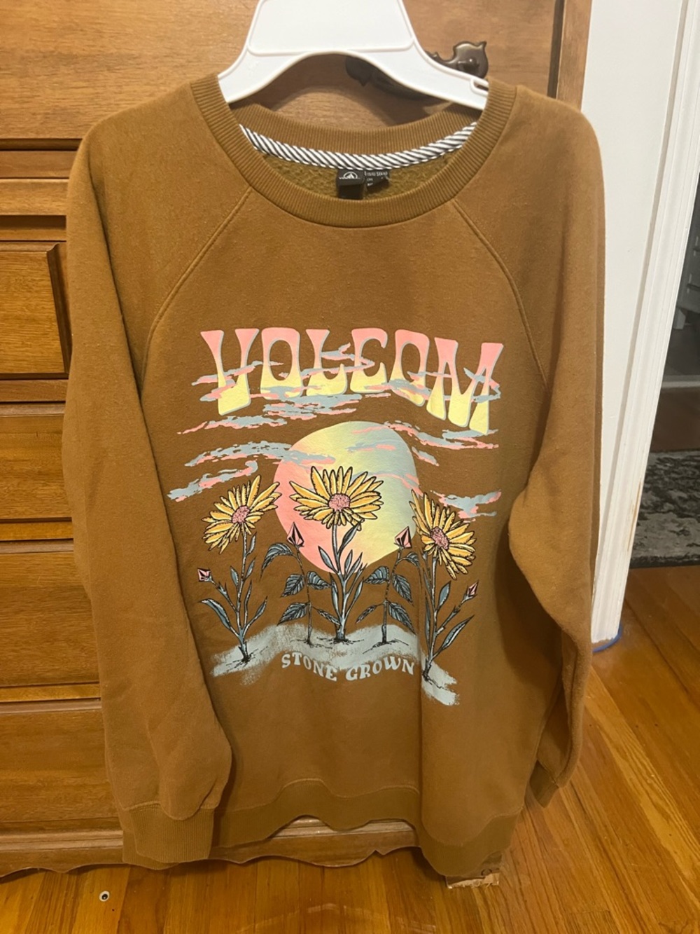 Volcom Stone Grown colorful cool design oversized women’s crew sweatshirt size S